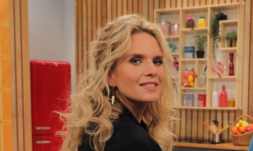 Charlotte Rosier : l’animatrice pétillante de M6 Boutique partage ses secrets