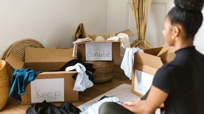 Quelles astuces pour ranger et désencombrer l’intérieur ? 