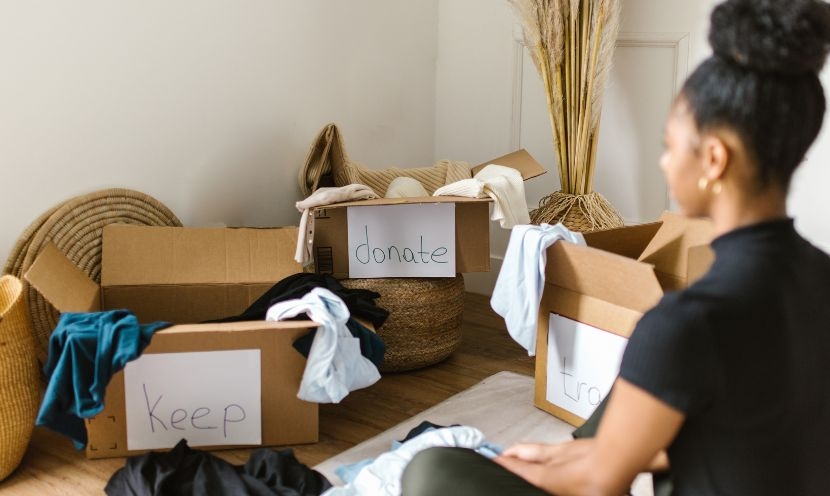 Quelles astuces pour ranger et désencombrer l’intérieur ? 