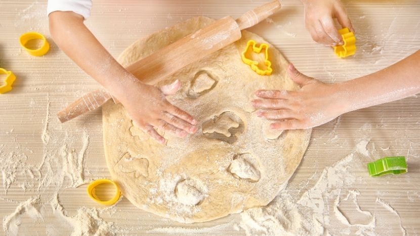 Des recettes et activités pour cuisiner avec des enfants pendant le confinement