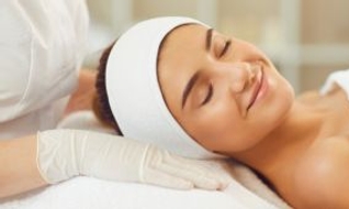 Acide hyaluronique ou collagène : lequel choisir pour une peau saine ?