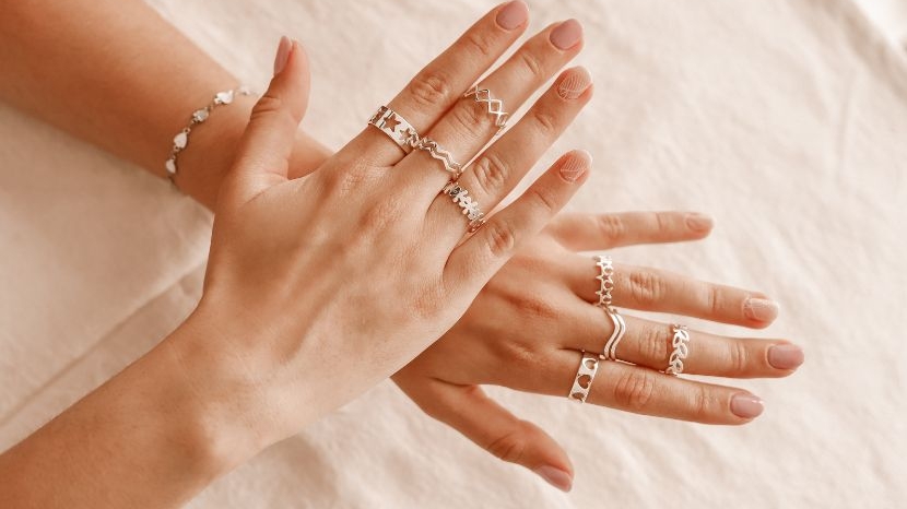 Comment nettoyer des bijoux en argent ?
